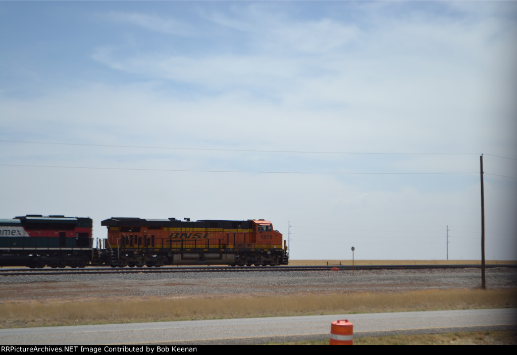 BNSF 6878